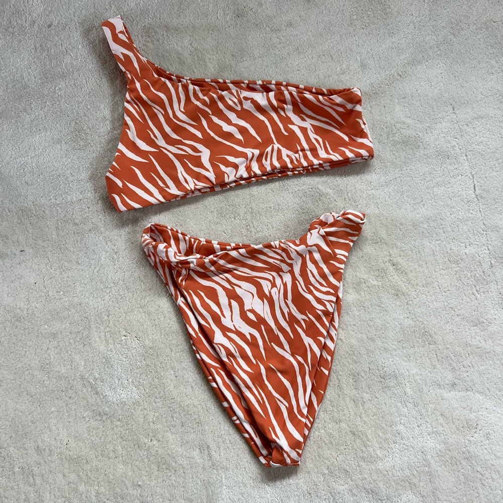 Skatie bikini in Capri!